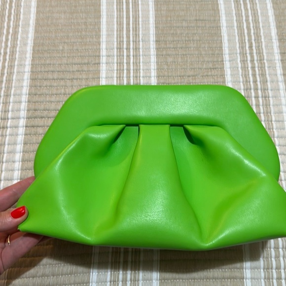 The Moire bag. Tia Ruched clutch 100% artificial leather. - Picture 5 of 9